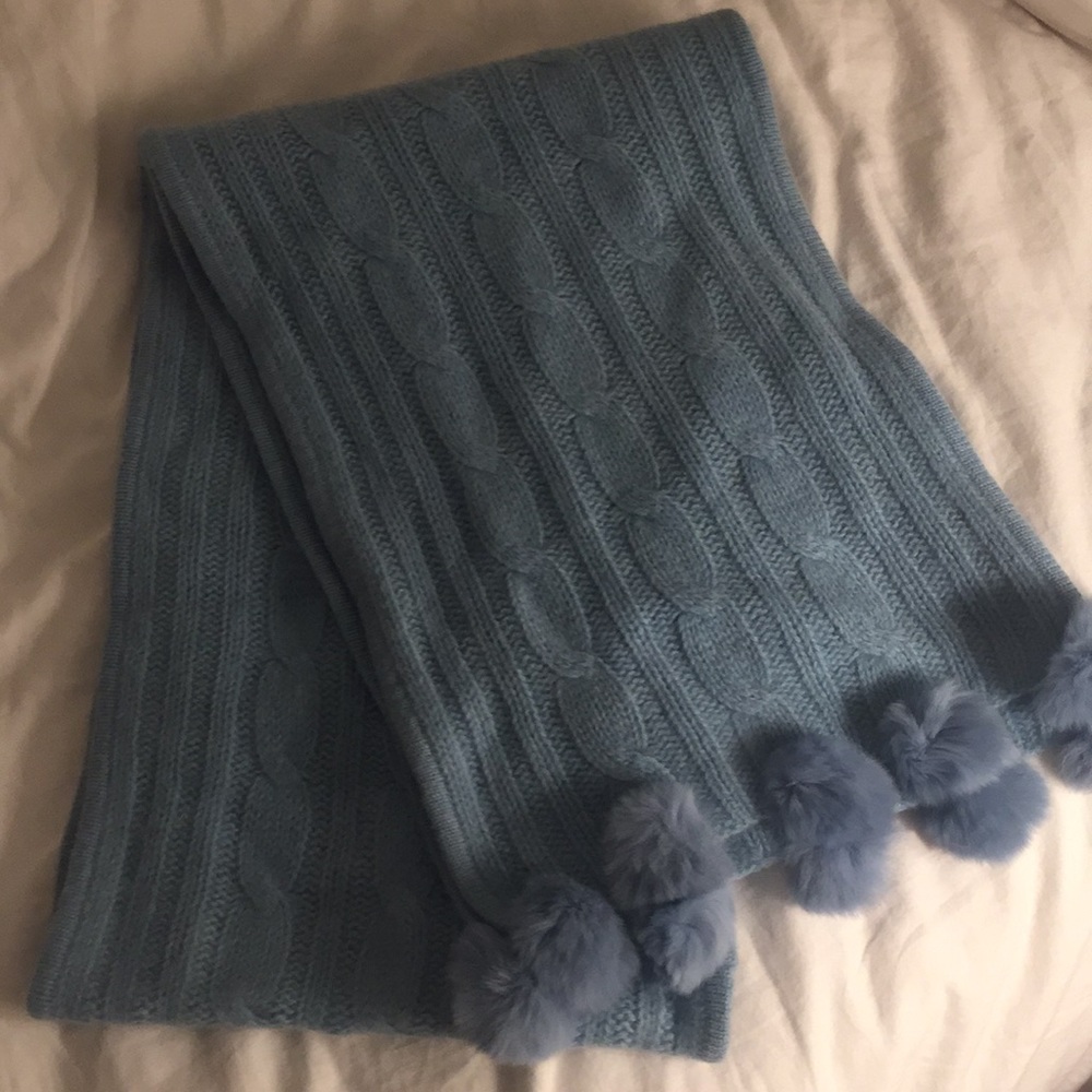100% Cashmere Scarf - Picture 2 of 5